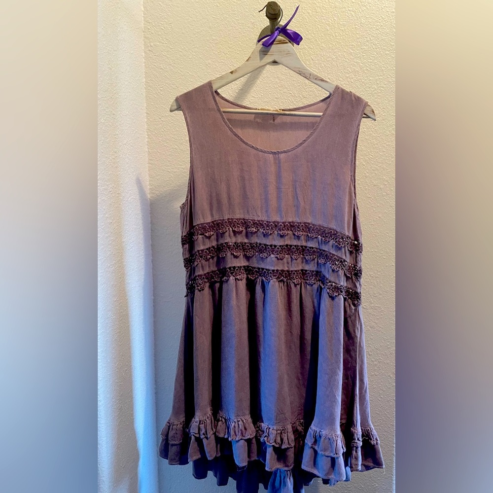 Entro lavender slight high/low baby doll dress size M